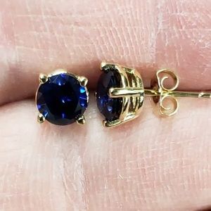 Round cut Blue Sapphire studs